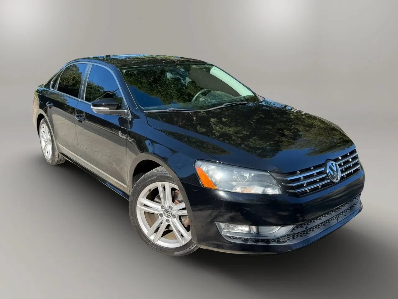 Used 2013 Volkswagen Passat TDI SEL Premium FWD image 12