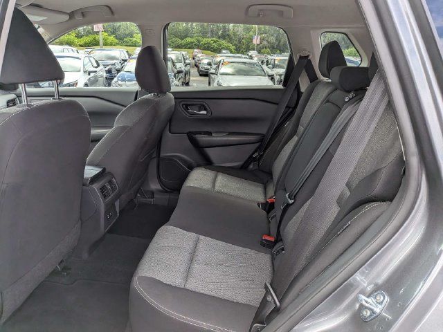 Used 2025 Nissan Rogue SV AWD/4WD image 13