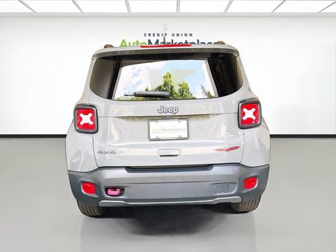 Used 2021 Jeep Renegade Trailhawk AWD/4WD image 5