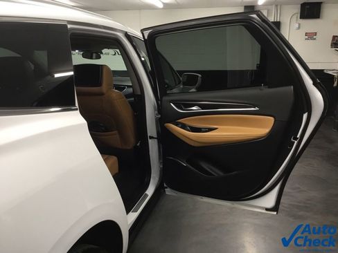 Used 2018 Buick Enclave Essence image 38