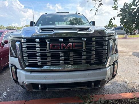 Used 2024 GMC Sierra 2500 Denali w/ Denali Reserve Package AWD/4WD image 2