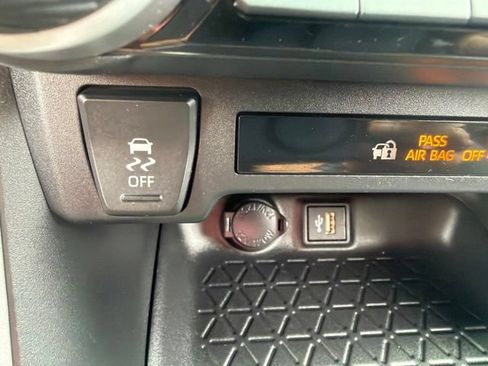 Used 2024 Toyota RAV4 LE AWD/4WD image 30