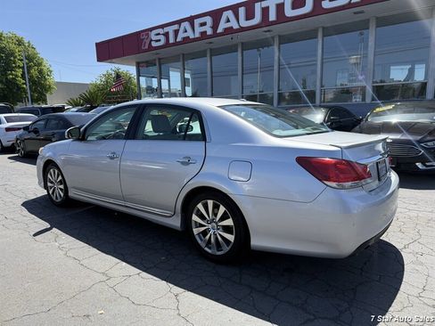 Used 2011 Toyota Avalon Limited FWD image 4