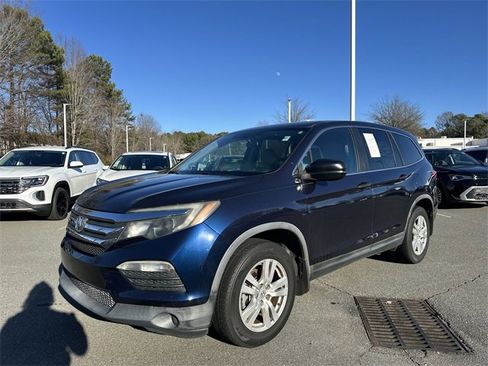 Used 2016 Honda Pilot LX image 1