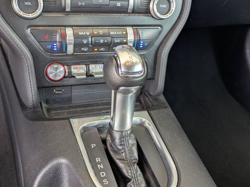 Used 2020 Ford Mustang Premium RWD image 21
