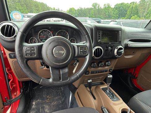 Used 2015 Jeep Wrangler Rubicon w/ Power Convenience Group AWD/4WD image 23