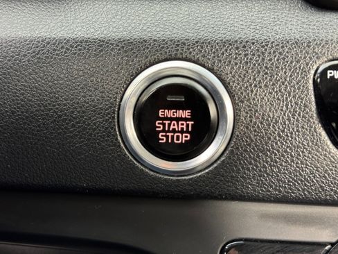 Used 2019 Kia Niro LX image 21