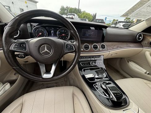 Used 2017 Mercedes-Benz E 300 image 22