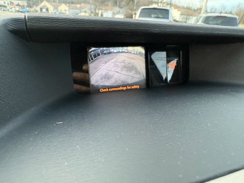 Used 2011 Toyota Sienna LE image 20