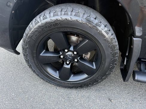 Used 2018 RAM 1500 Express w/ Wheel & Sound Group AWD/4WD image 11
