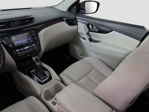 Used 2022 Nissan Rogue Sport SL w/ Premium Package AWD/4WD image 28