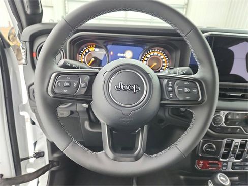 New 2026 Jeep Wrangler Unlimited Rubicon w/ Technology Group image 22