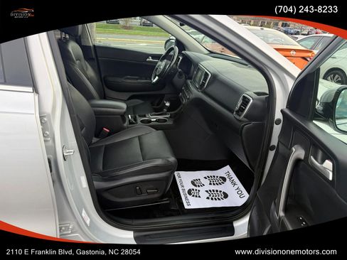 Used 2017 Kia Sportage EX w/ EX Technology Package image 16