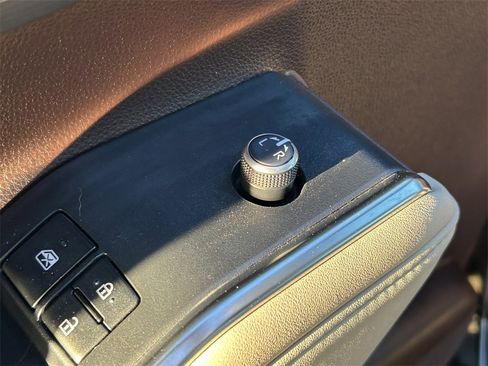 Certified 2022 Toyota Highlander Platinum image 25