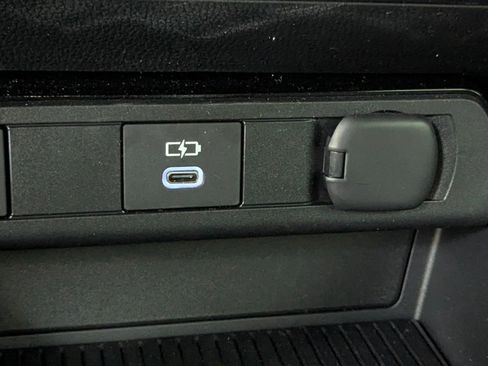 Used 2025 Toyota Prius Limited image 28