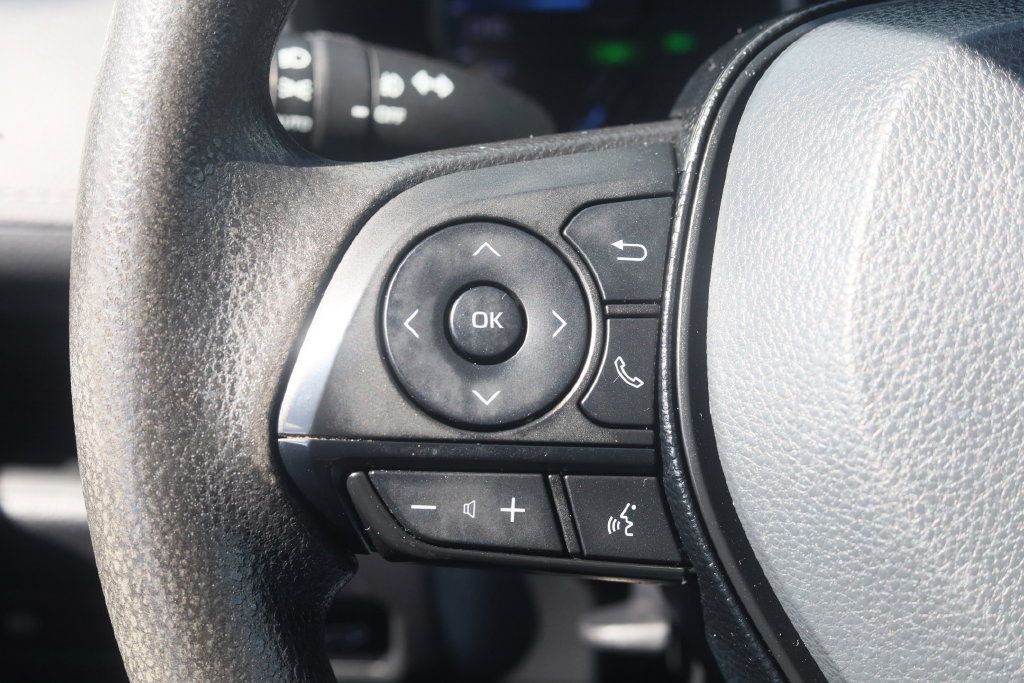 Used 2021 Toyota RAV4 XLE w/ Convenience Package AWD/4WD image 9