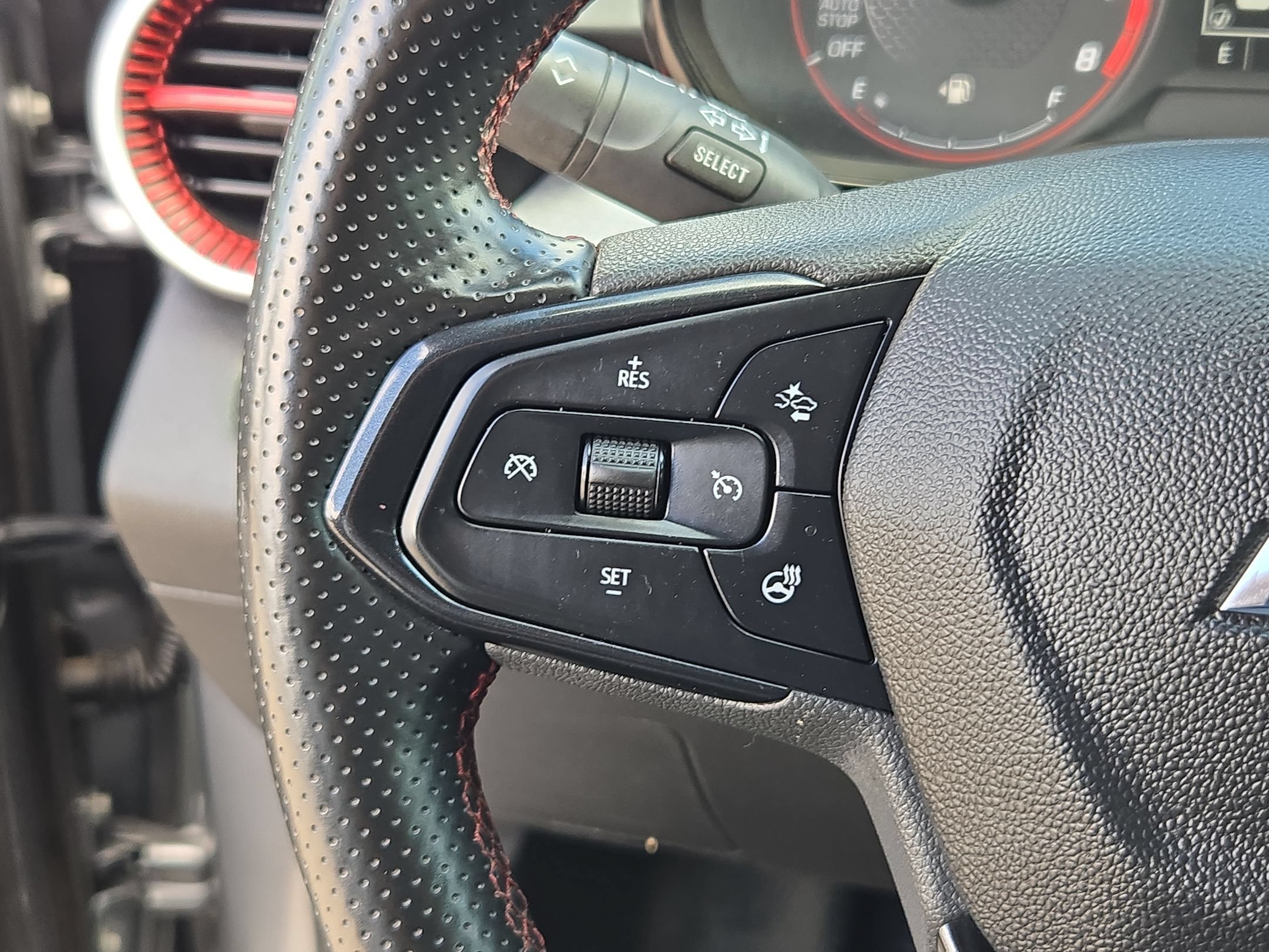 Used 2024 Chevrolet Trax RS FWD image 22