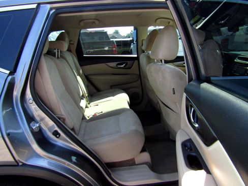 Used 2015 Nissan Rogue S image 22