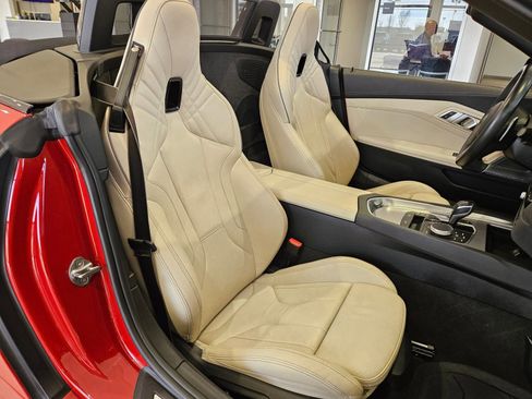 Used 2019 BMW Z4 sDrive30i w/ M Sport Package image 29