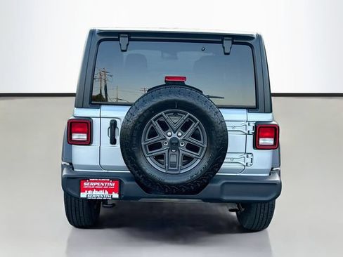 Used 2024 Jeep Wrangler Unlimited Sport AWD/4WD image 7