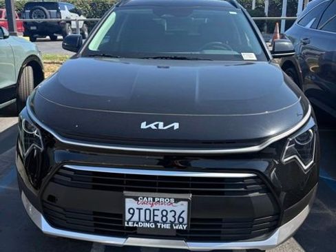Used 2025 Kia Niro EX FWD image 1