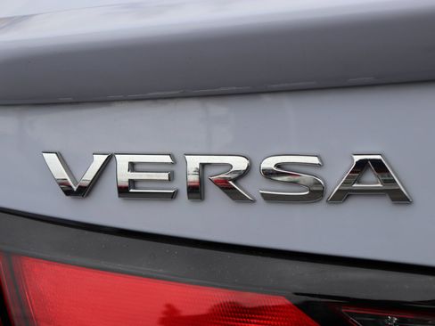 Used 2024 Nissan Versa SR image 49