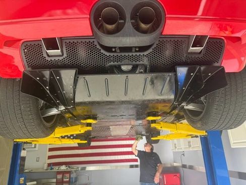 Used 2005 Ford GT RWD image 12