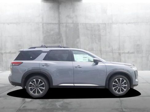 New 2026 Nissan Pathfinder Platinum AWD/4WD image 5
