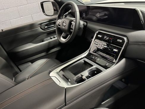 New 2026 Nissan Armada SL w/ Captain's Chari Seat Package AWD/4WD image 9
