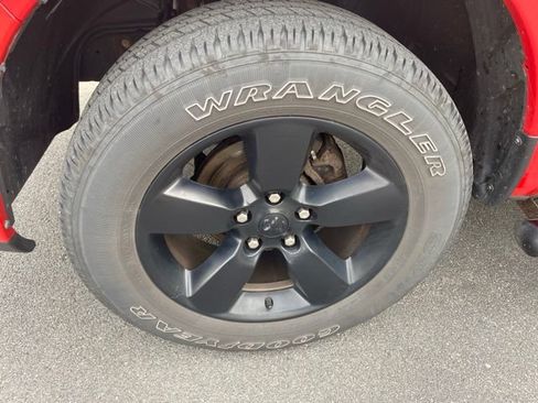 Used 2021 RAM 1500 Express w/ Wheel & Sound Group RWD image 24