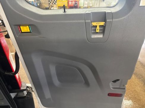 Used 2017 Ford Transit 350 XL image 26