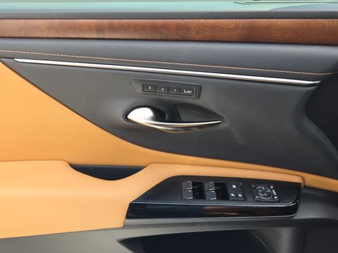 Used 2024 Lexus ES 350 w/ Premium Package FWD image 20