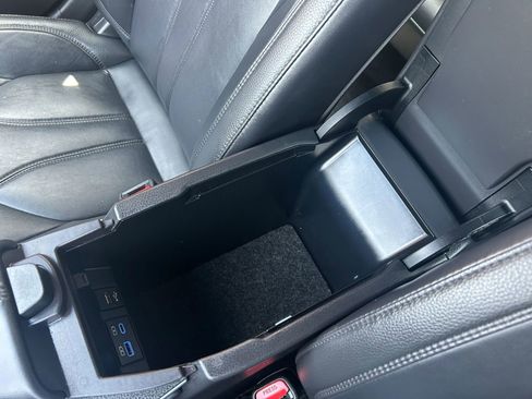 Used 2021 Toyota Avalon XLE image 28