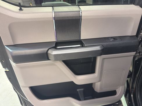 Used 2016 Ford F150 XLT image 26