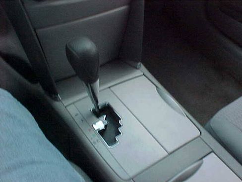Used 2010 Toyota Camry LE FWD image 57
