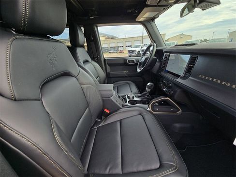 New 2025 Ford Bronco Badlands image 10