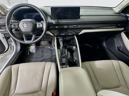Used 2023 Honda Accord Touring image 16