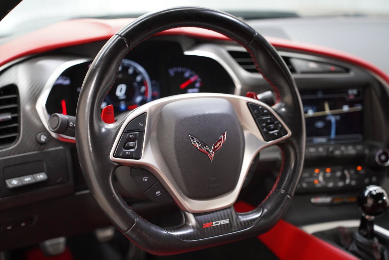 Used 2017 Chevrolet Corvette Z06 w/ Z07 Performance Package RWD image 12