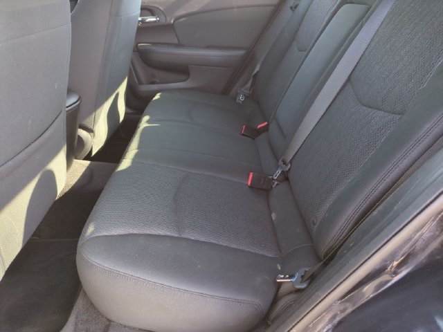 Used 2011 Chrysler 200 Touring FWD image 15