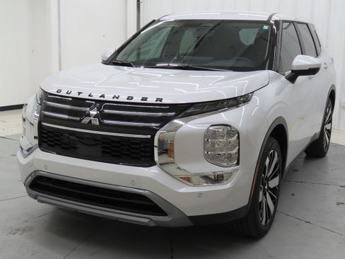 New 2026 Mitsubishi Outlander SE FWD image 8