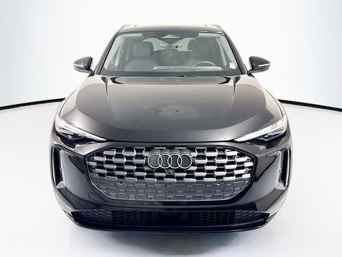 Used 2025 Audi Q5 Premium w/ Convenience Package AWD/4WD image 2