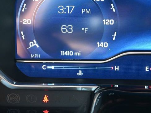 Used 2024 Chevrolet Silverado 2500 ZR2 w/ Technology Package image 16