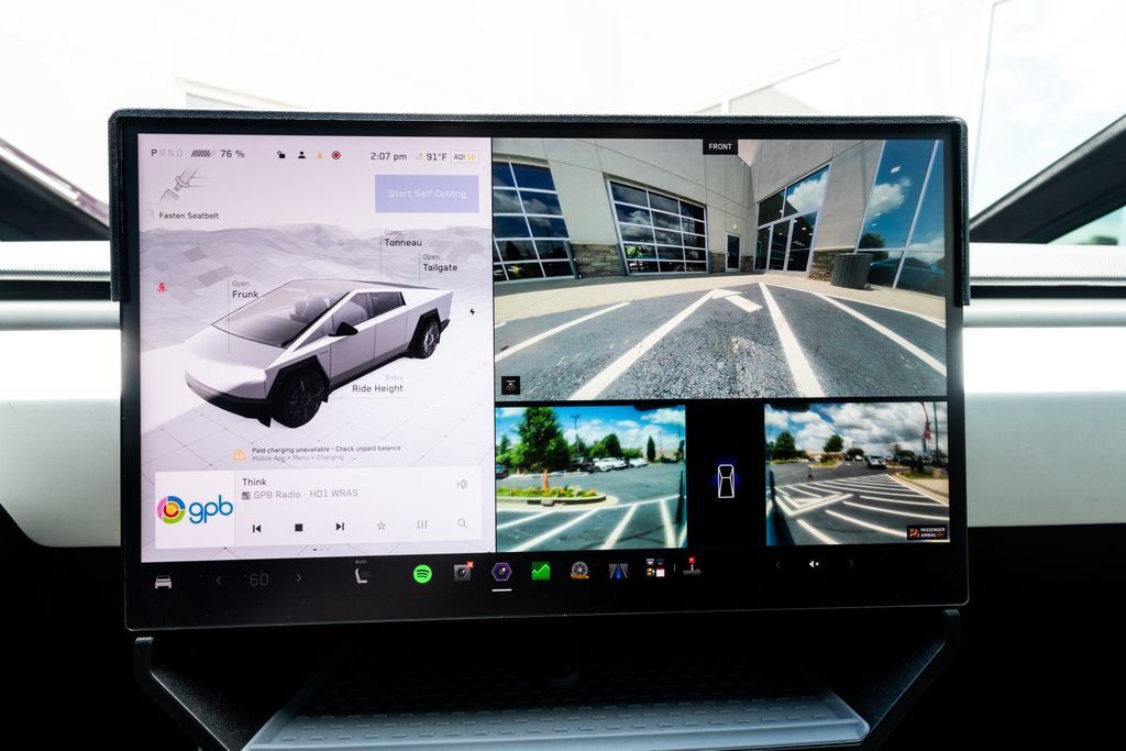 Used 2024 Tesla Cybertruck AWD Crew Cab image 26