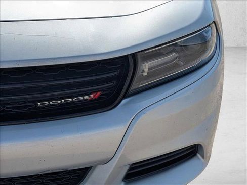 Used 2019 Dodge Charger SXT w/ Leather Interior Group image 9
