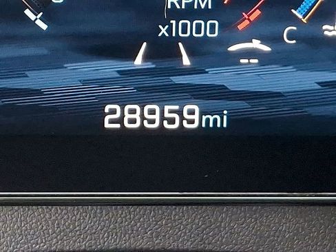 Used 2025 Chevrolet Traverse LT image 20