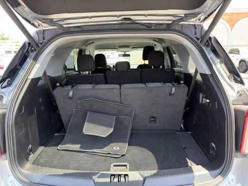 Used 2023 Ford Explorer XLT RWD image 16
