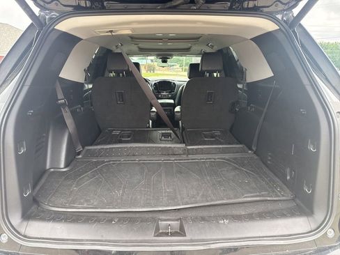 Used 2020 Chevrolet Traverse Premier w/ Redline Edition FWD image 13
