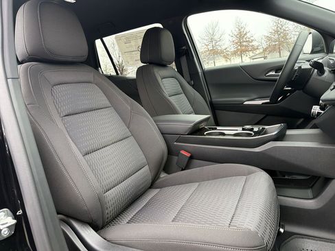 Used 2026 Chevrolet Equinox LT FWD image 23
