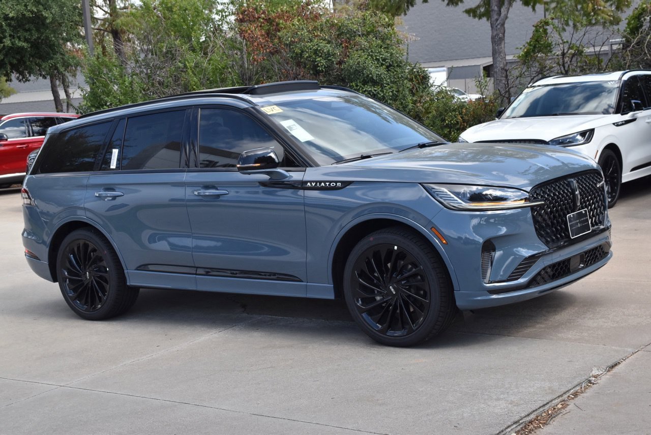 New 2027 Lincoln Aviator Reserve AWD/4WD image 4