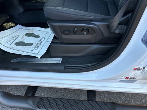 Used 2024 Chevrolet Silverado 3500 LT w/ Convenience Package image 25